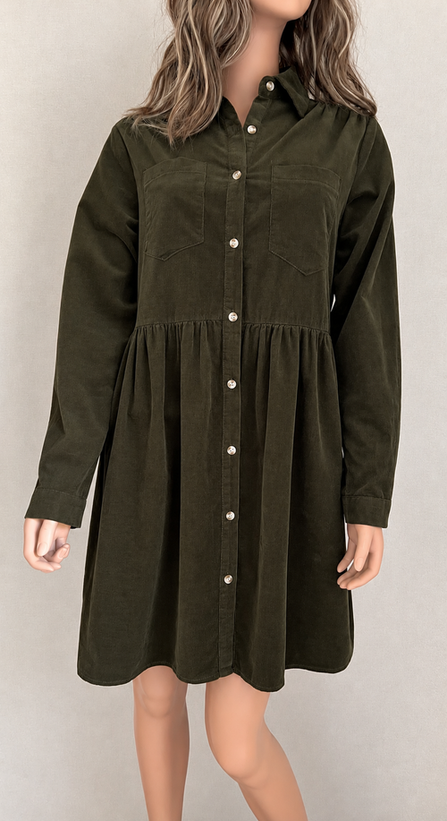 Robe Charlotte velours côtelé kaki In April 1986 – vue de face, coupe chemise boutonnée et jupe froncée au-dessus du genou | Coka Collection
