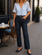 Blouse Enola brodée bleu ciel – Volants et dentelle