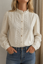 Blouse Holly dentelle écrue In April 1986 avec col volanté 