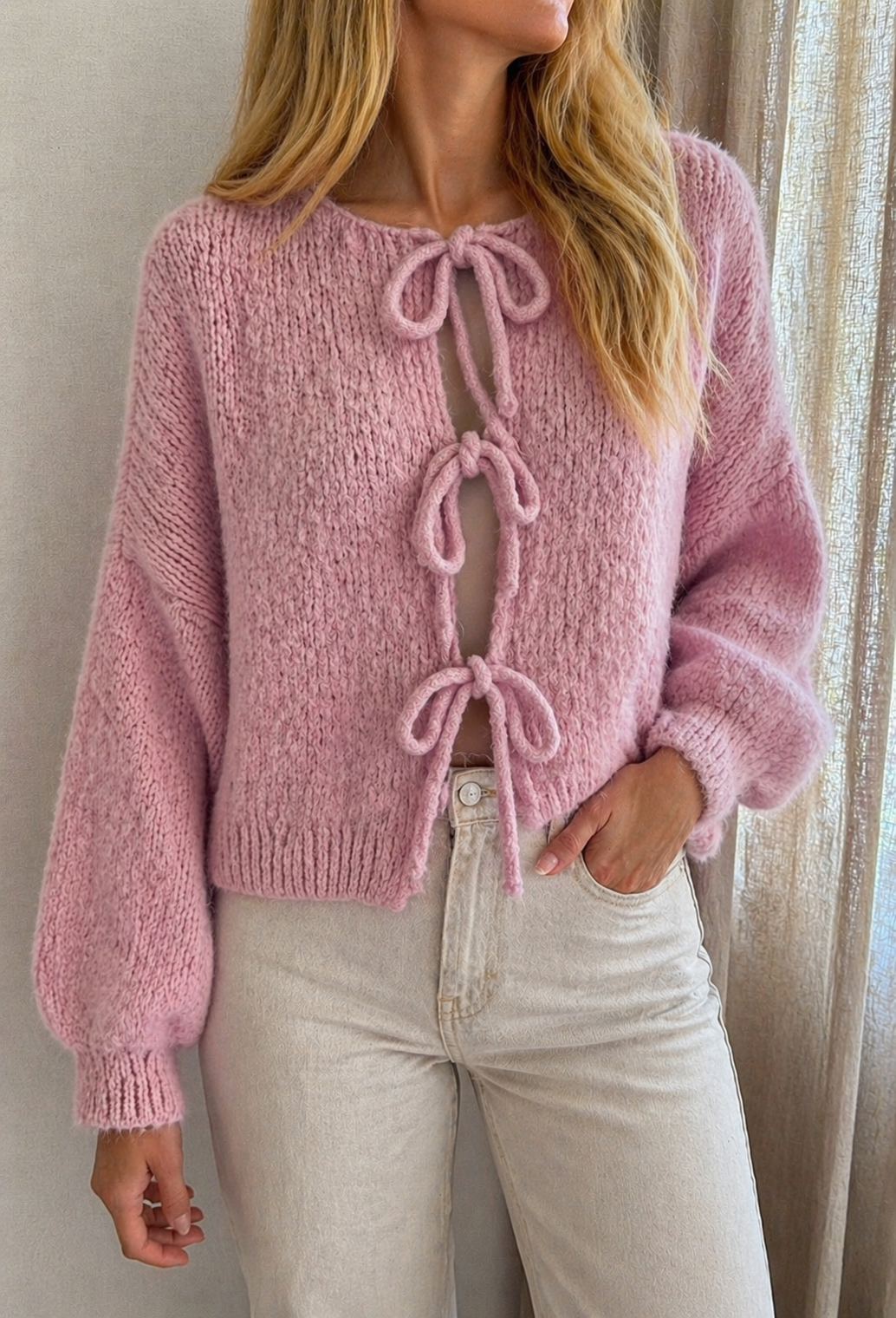 Gilet Roméo rose clair maille épaisse noué femme - Coka Collection