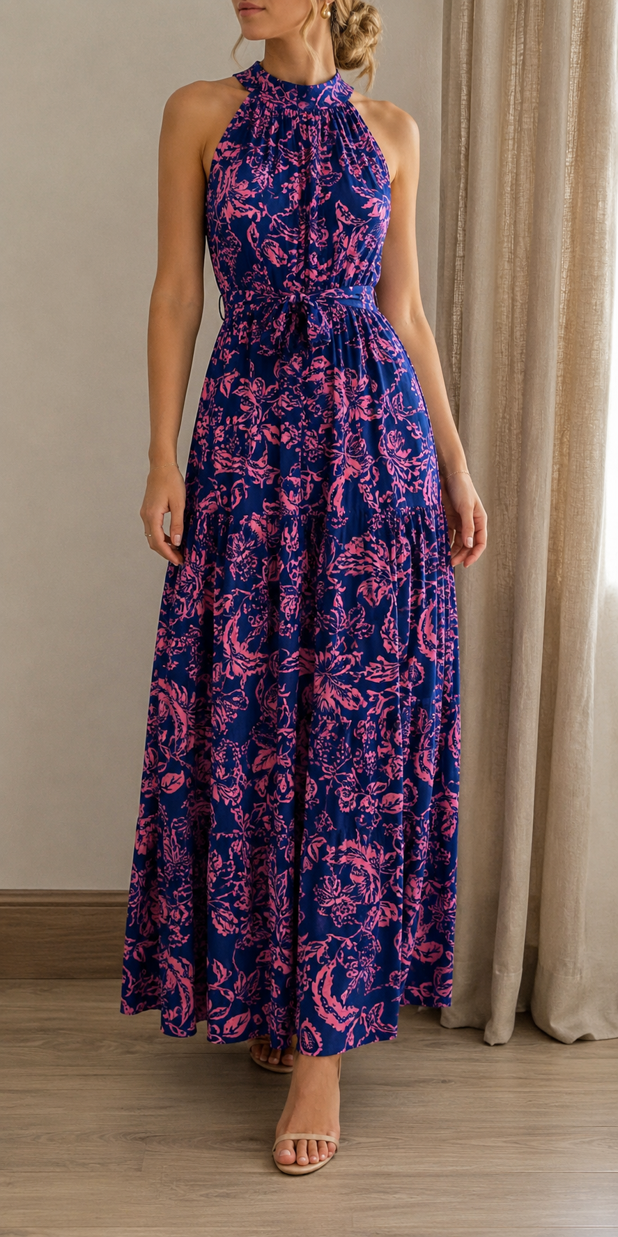 Robe Suzanne longue fleurie bleue - visuel lifestyle - Coka Collection