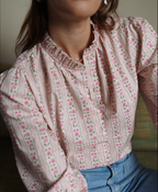 Blouse Capucine rayée fleurie col volanté In April 1986