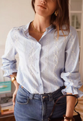 Blouse Ella bleu ciel brodée In April 1986 - vue de face - Coka Collection