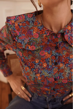 Blouse Juliette fleurie col claudine volanté In April 1986