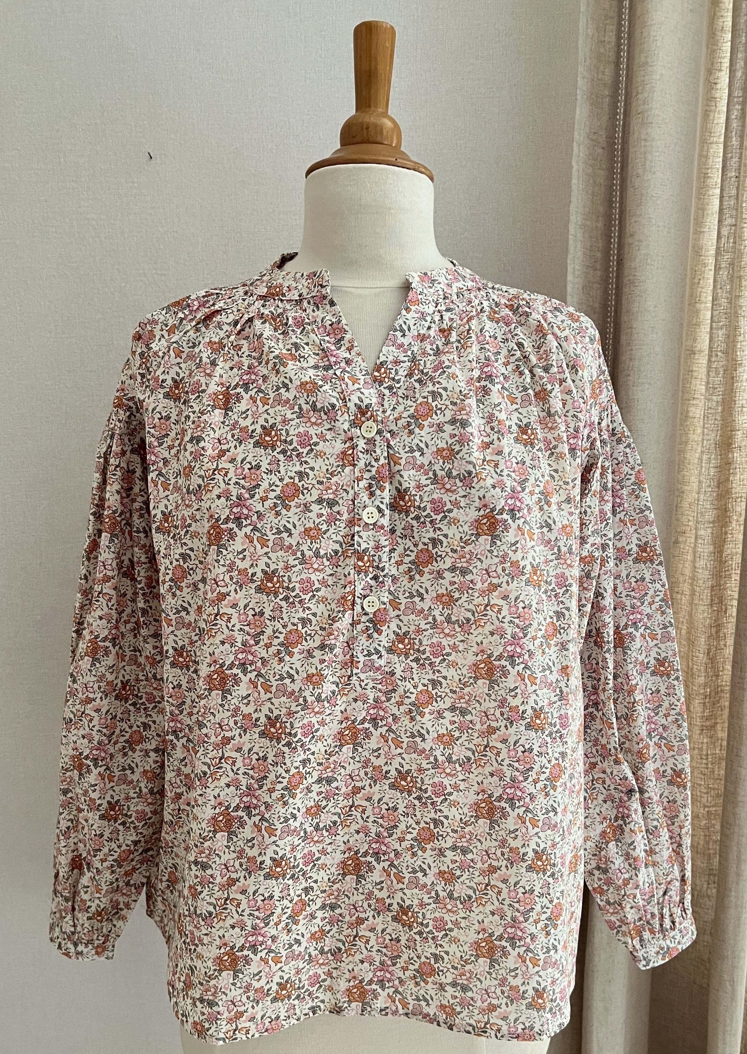 Blouse Suzzy fleurie Season avec col tunisien oversize - vue de face