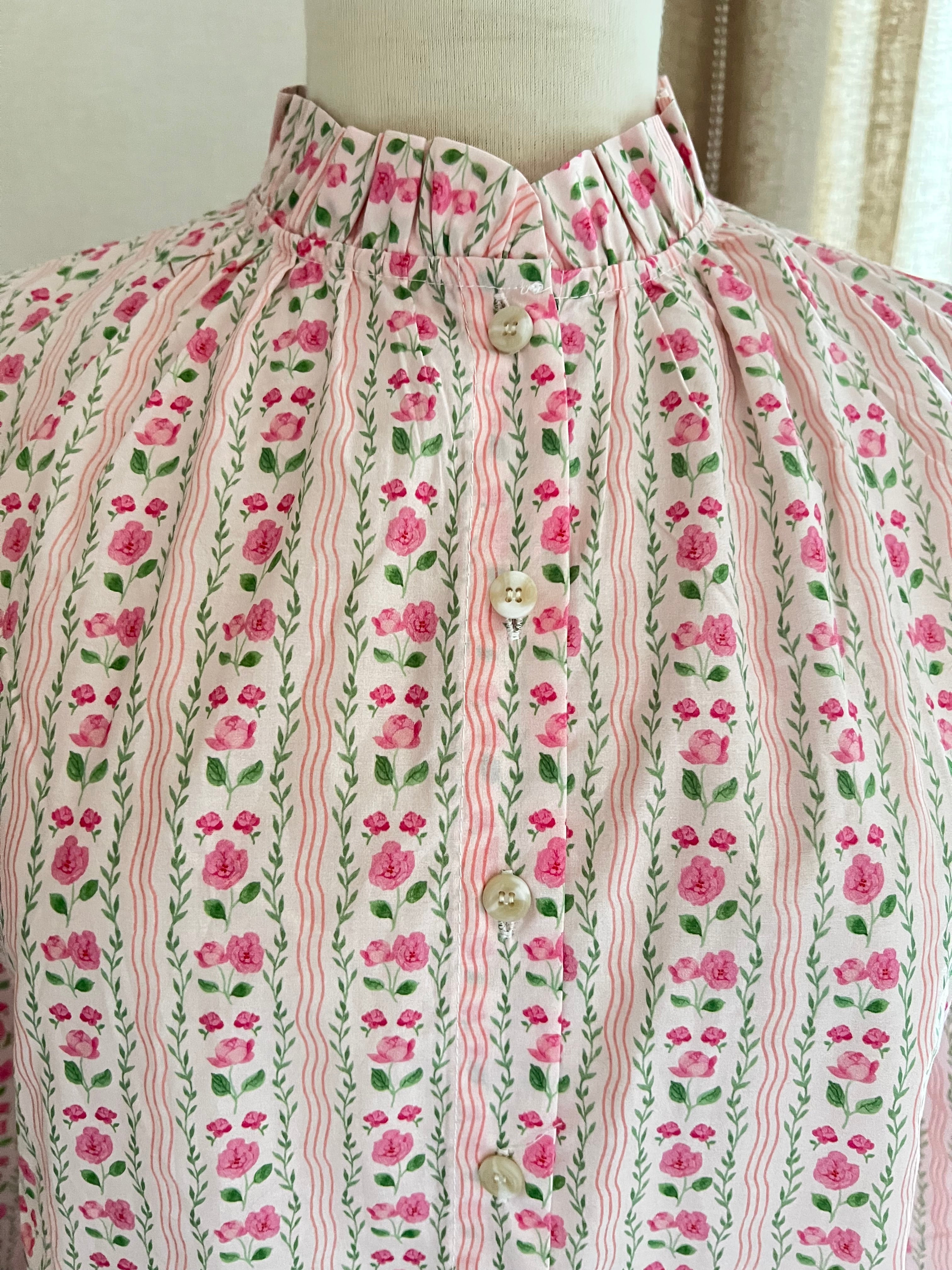 Blouse rayée fleurie In April 1986 Capucine - détail col volanté