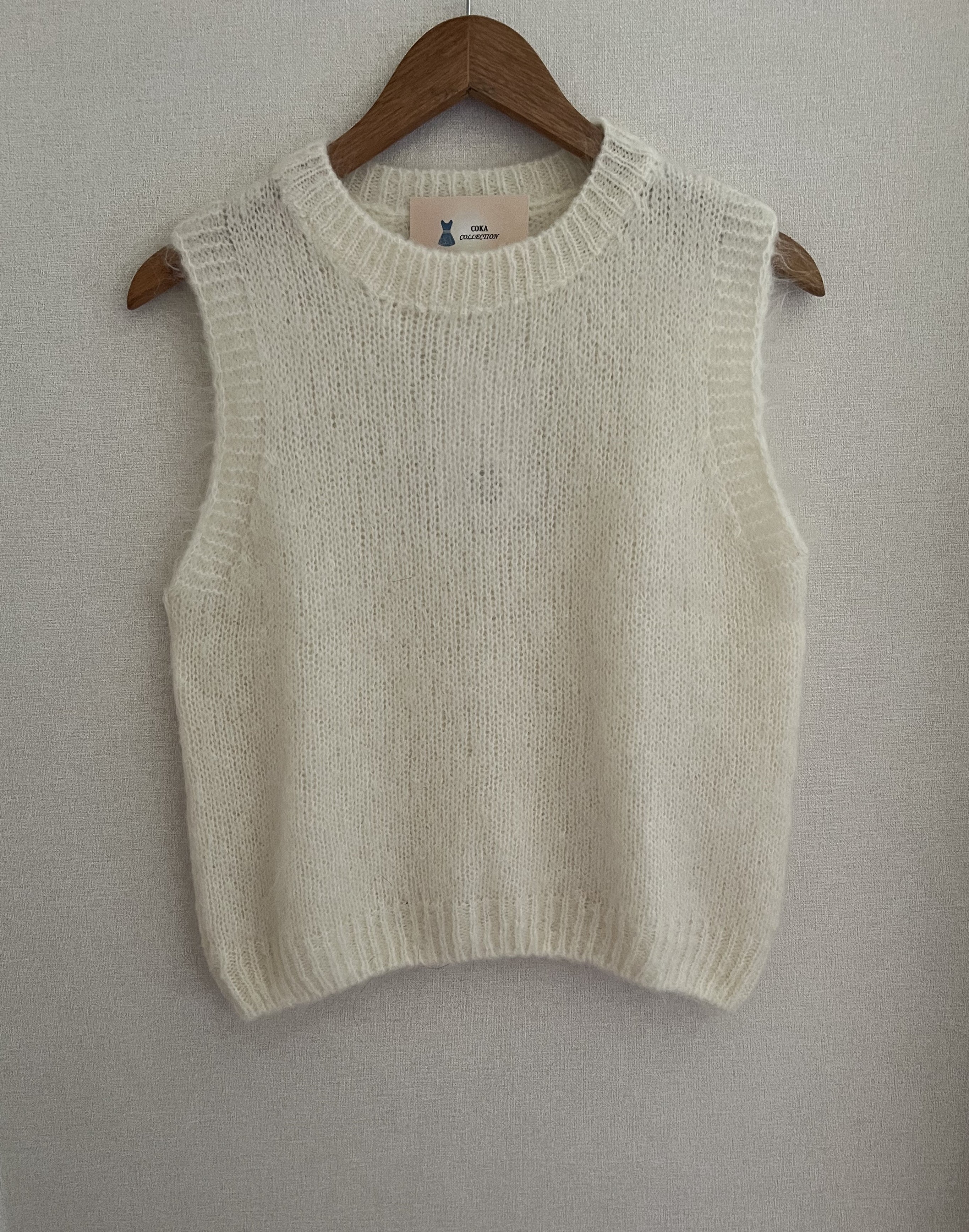 Pull sans manches mohair écru femme - vue de face - Coka Collection
