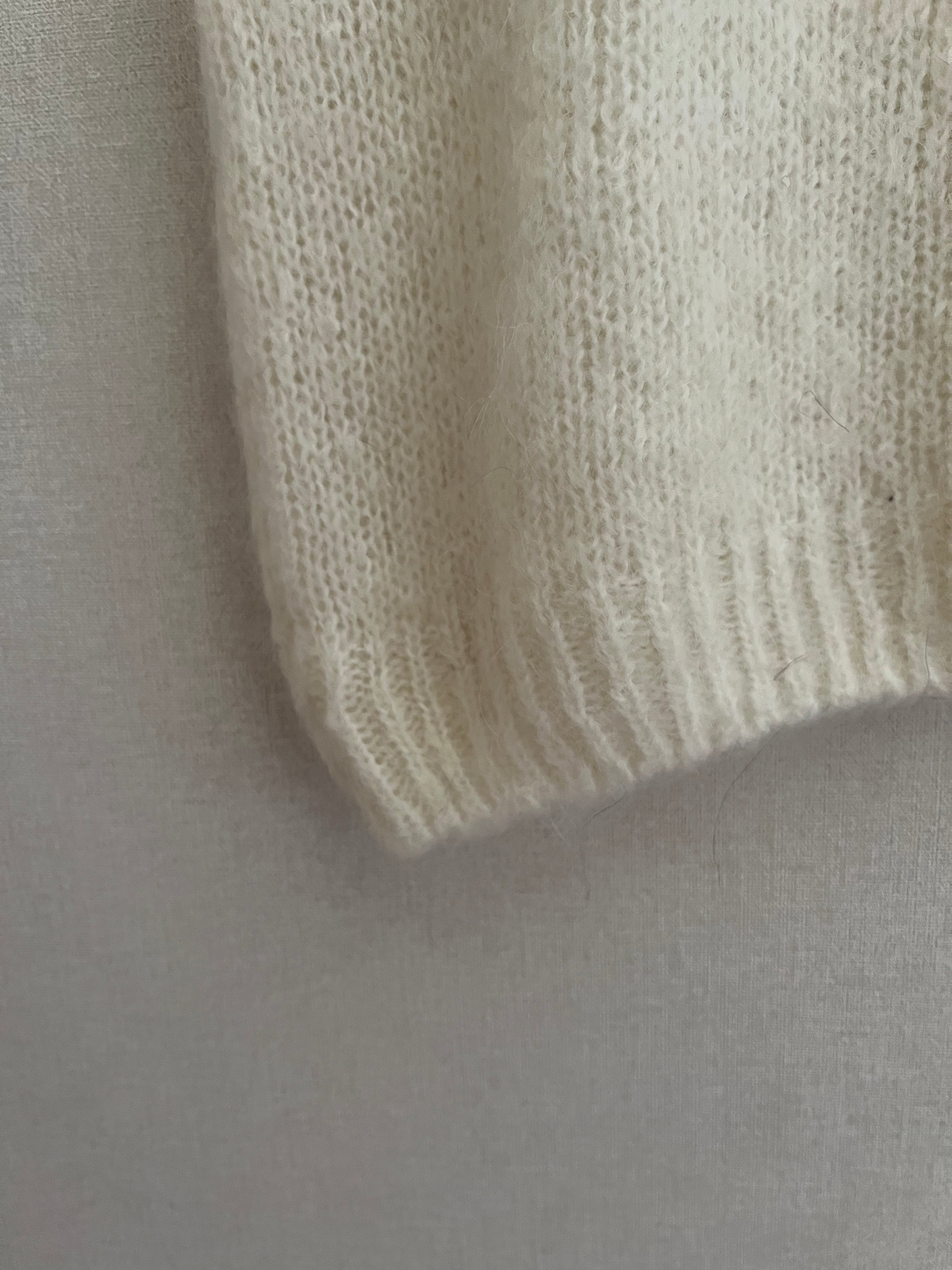 Pull mohair femme écru coupe classique - détail bas côtelé