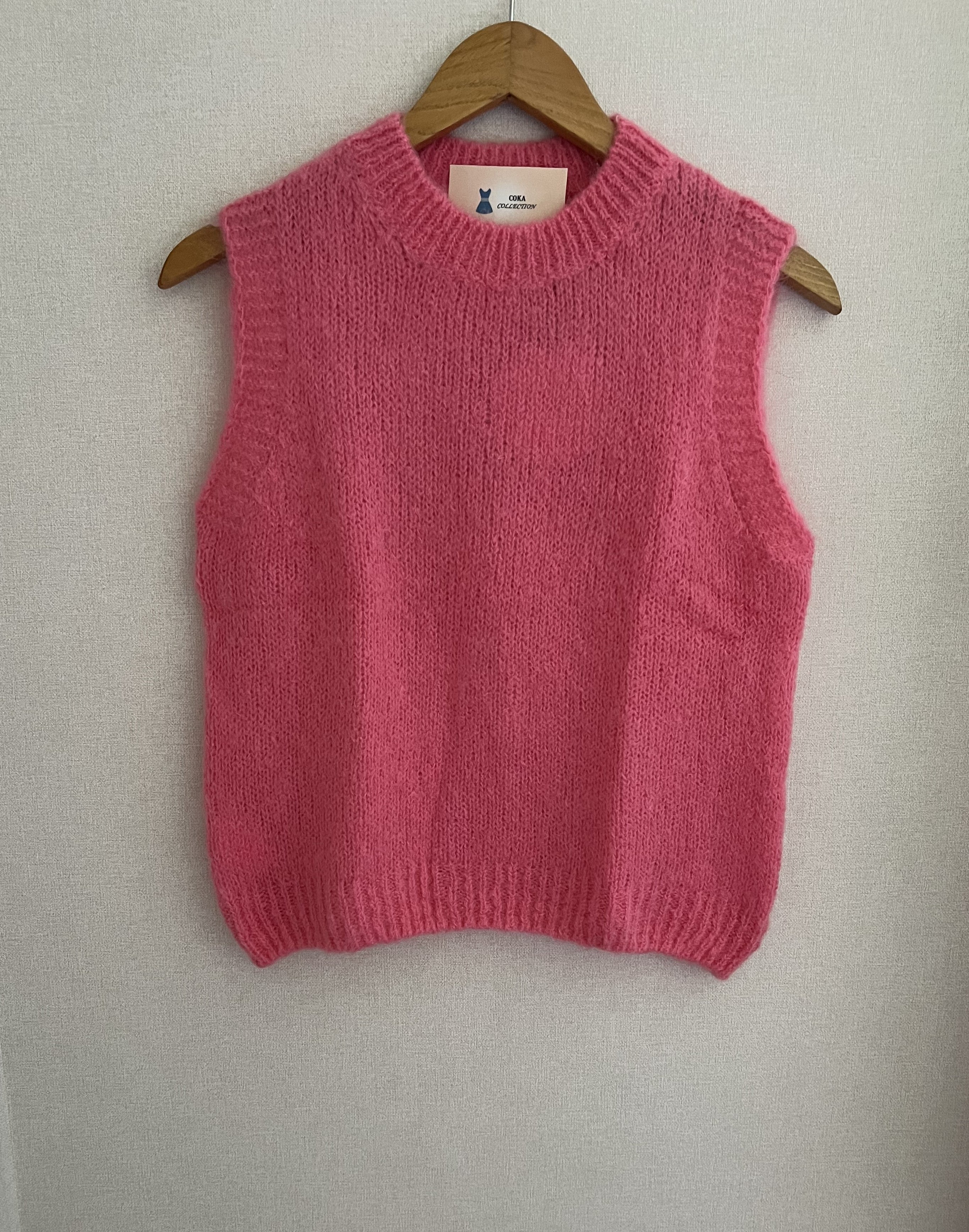 Pull sans manches mohair rose femme - vue de face - Coka Collection