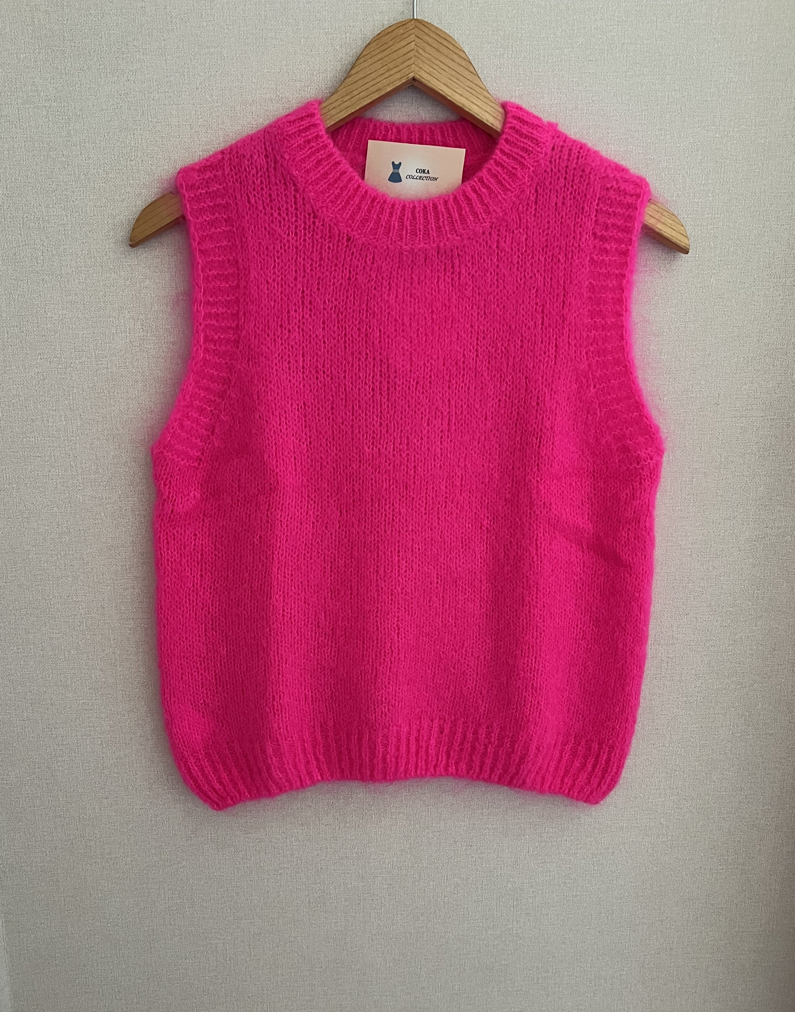Pull sans manches mohair rose fluo femme - vue de face - Coka Collection