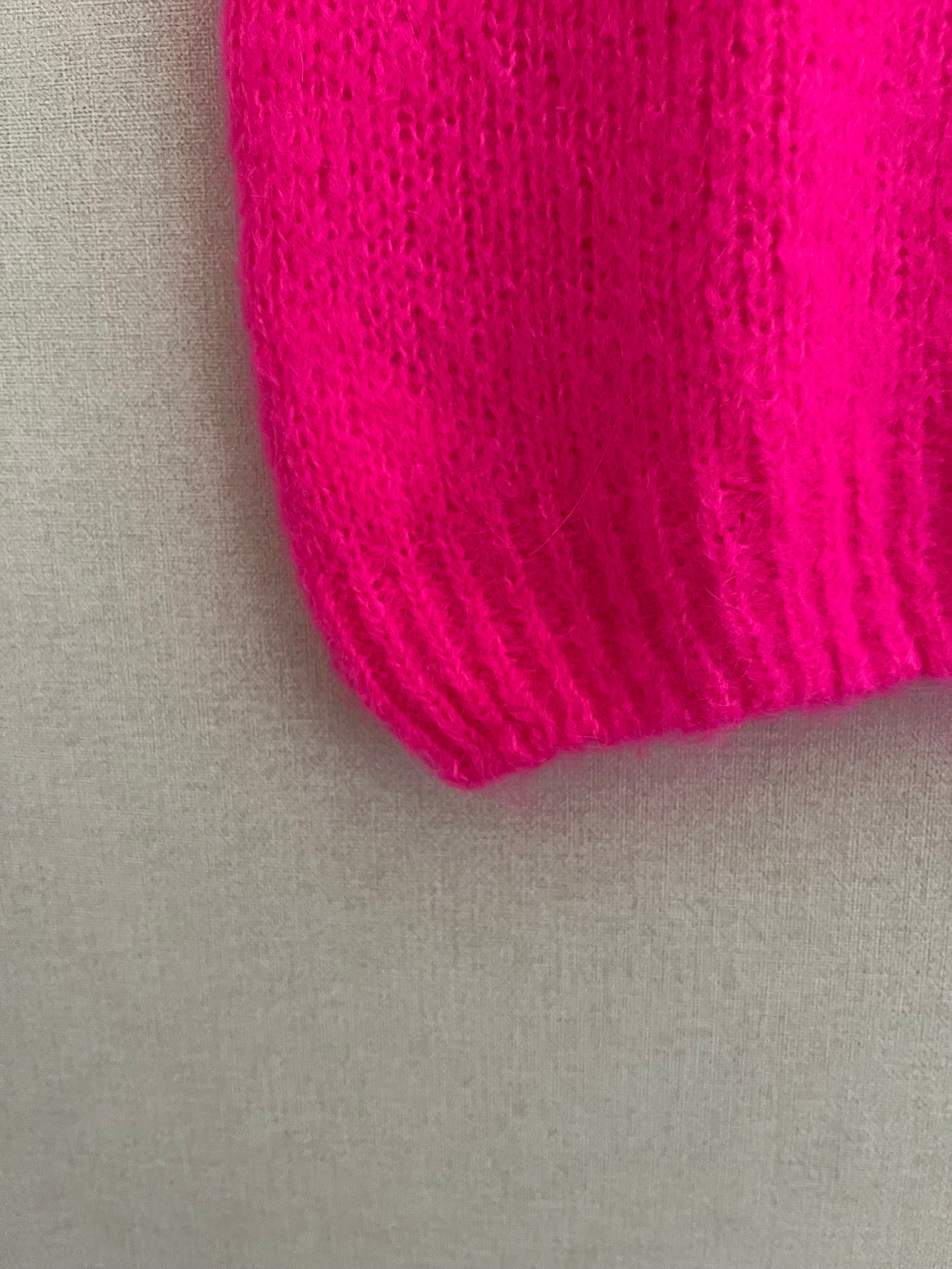 Pull mohair femme rose fluo - détail bas côtelé
