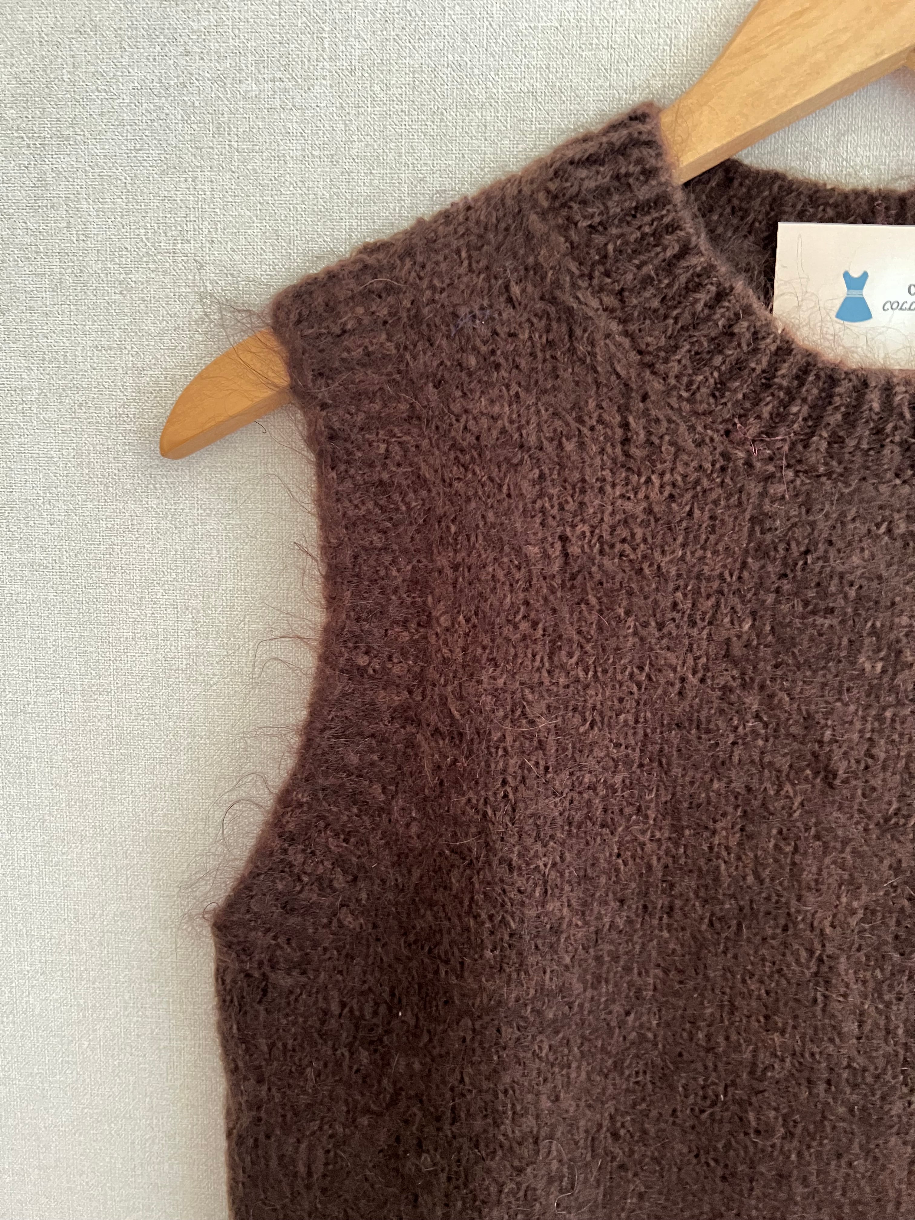 Pull Soline mohair marron col rond côtelé - détail maille douce
