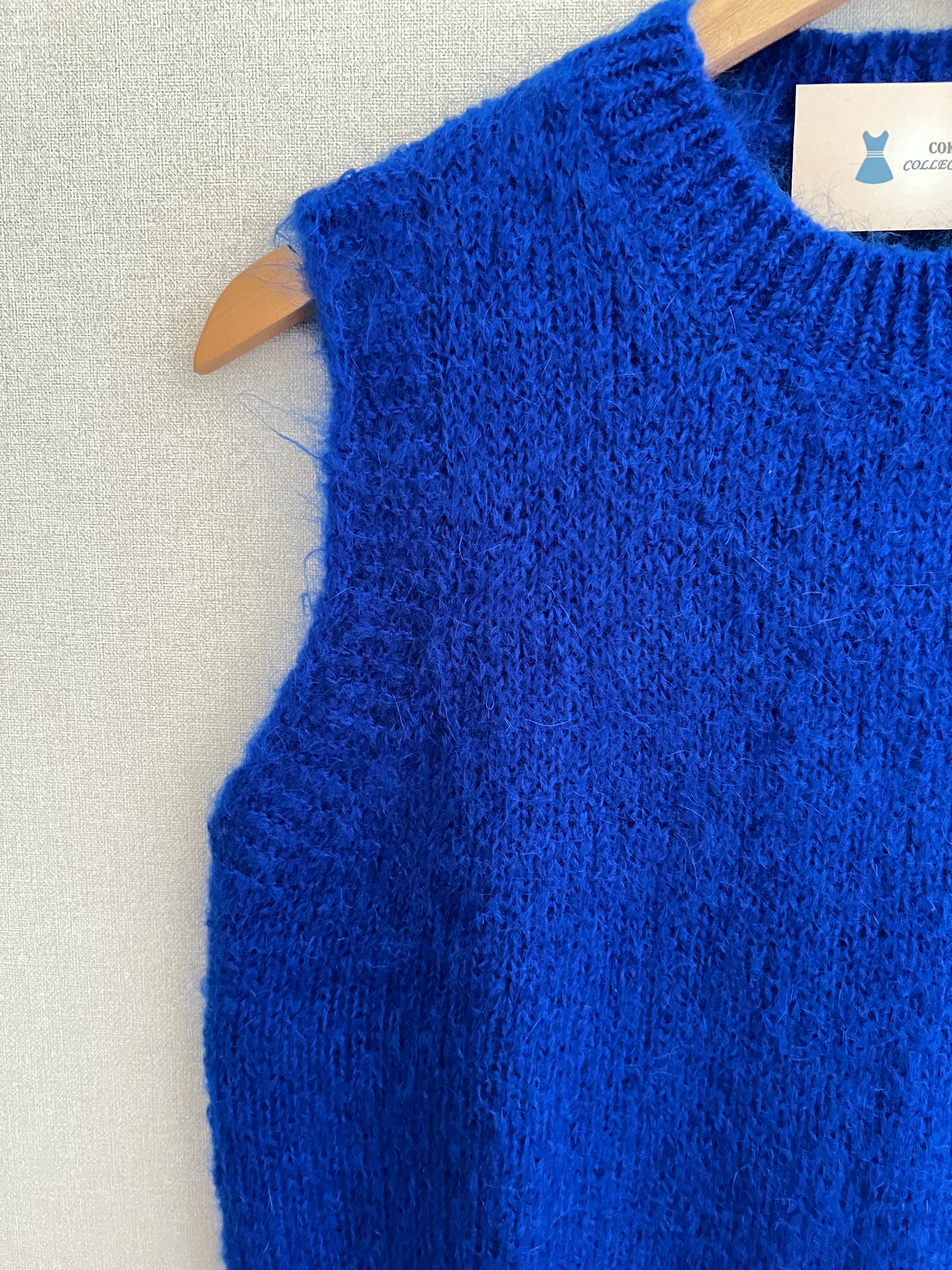 Pull Soline mohair bleu électrique col rond côtelé - détail maille douce