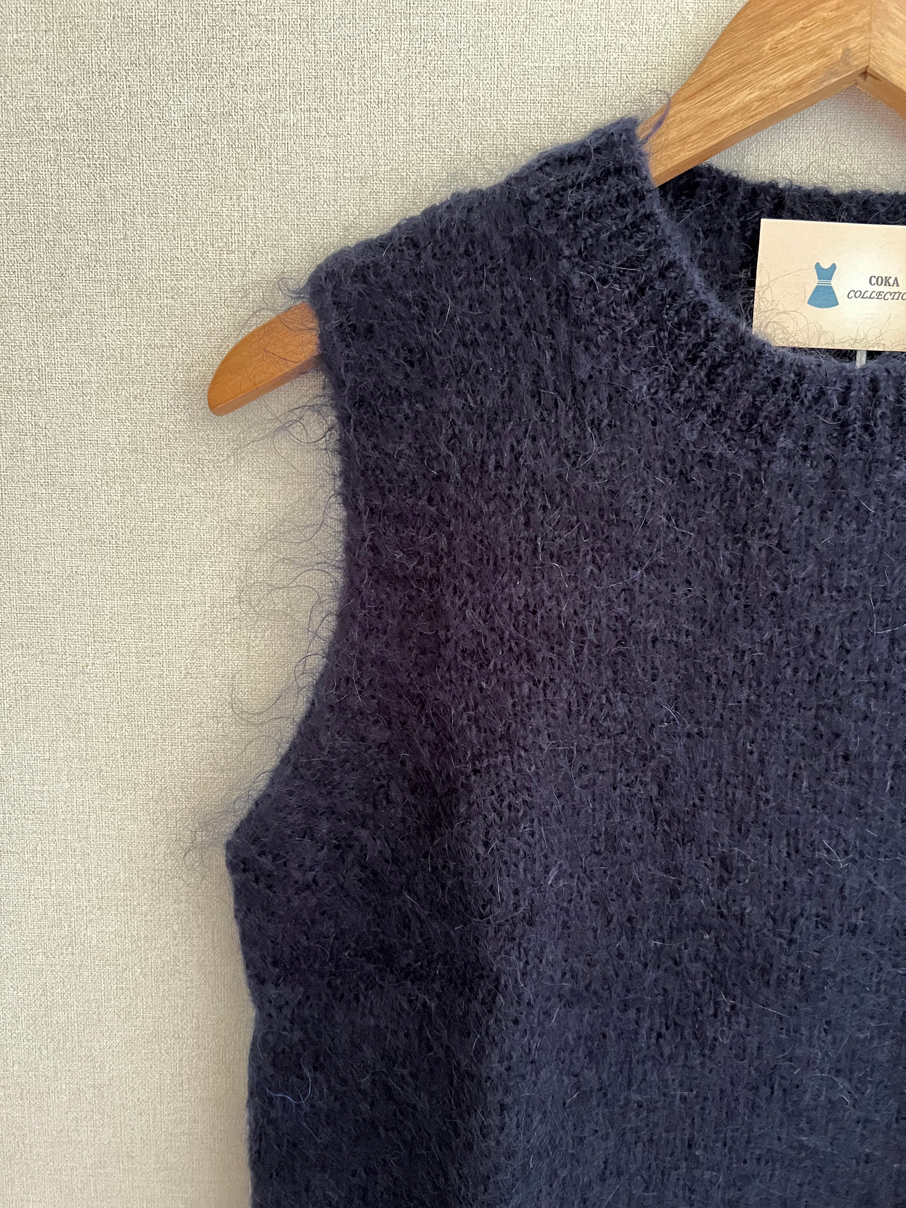 Pull Soline mohair bleu marine col rond côtelé - détail maille douce