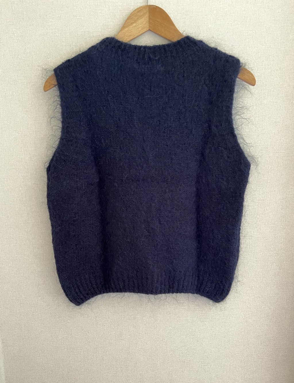 Pull sans manches bleu marine fabrication italienne - vue de dos