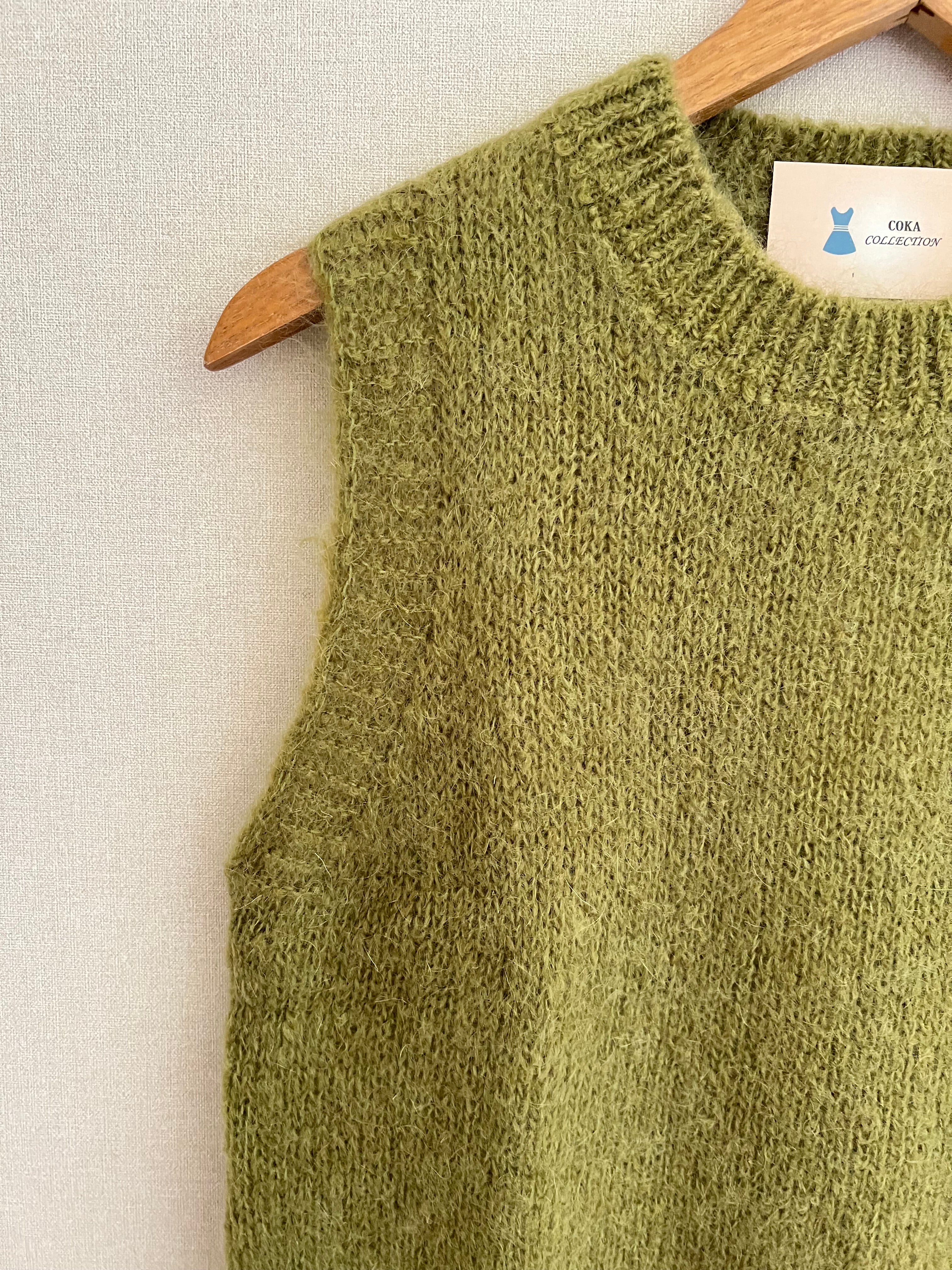 Pull Soline mohair vert olive col rond côtelé - détail maille douce