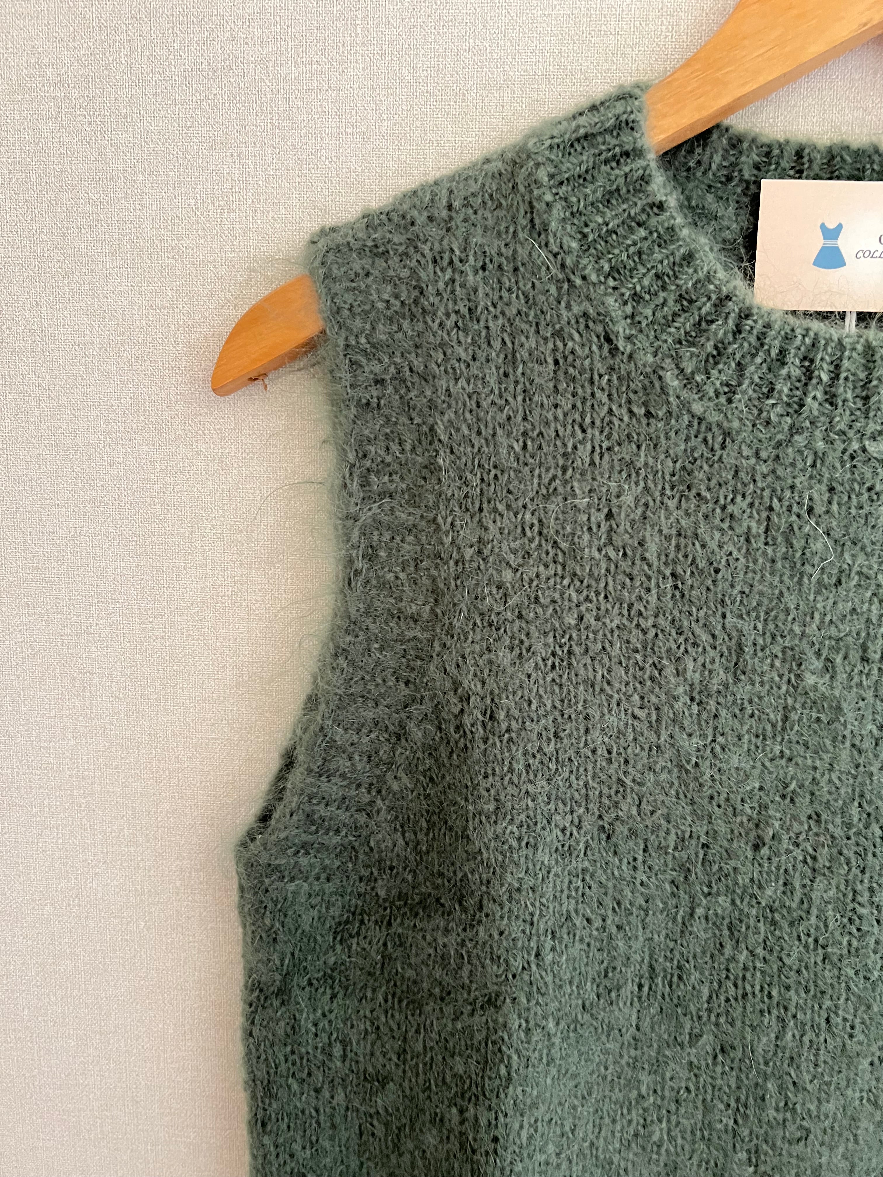Pull Soline mohair vert kaki col rond côtelé - détail maille douce