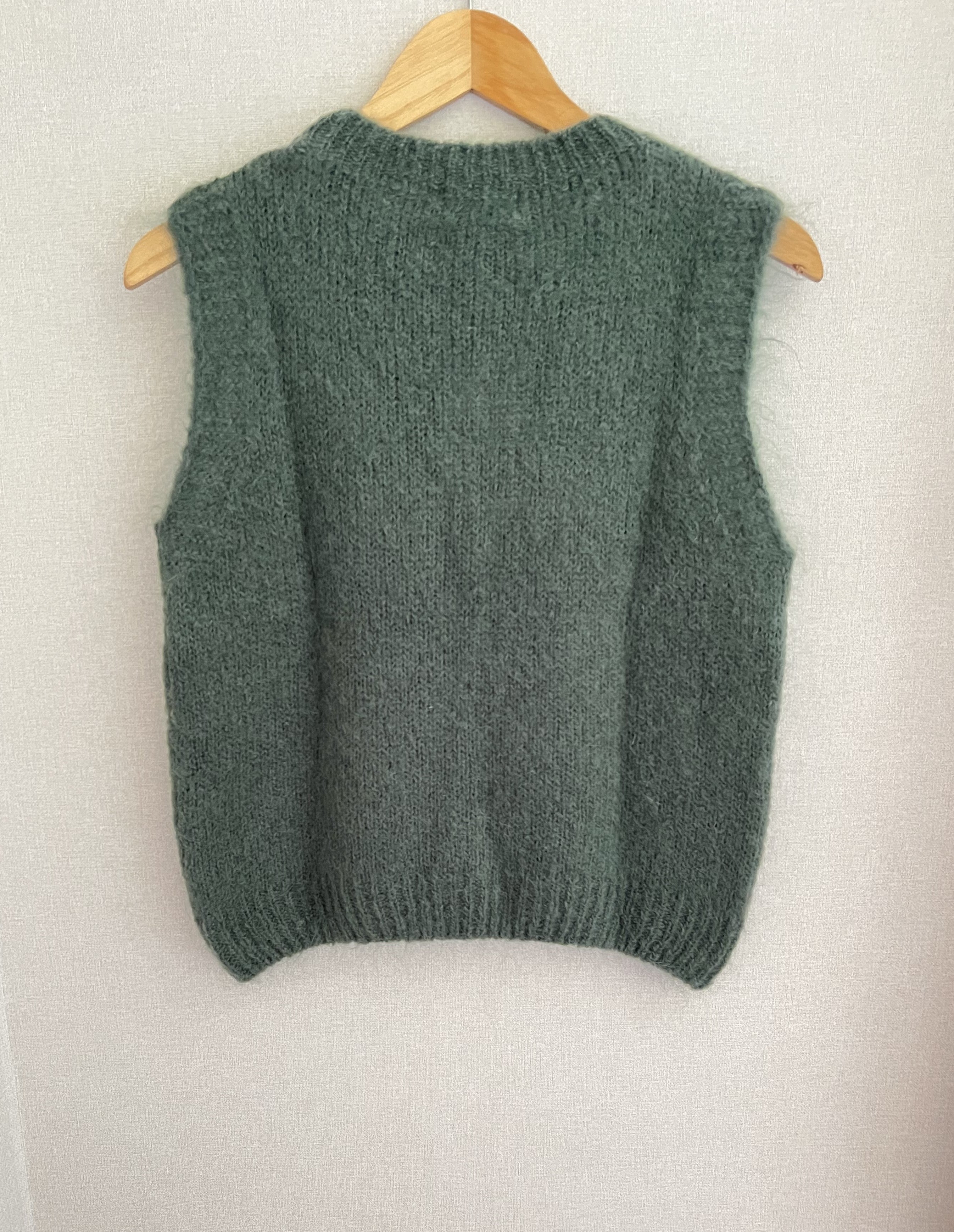 Pull sans manches vert kaki fabrication italienne - vue de dos