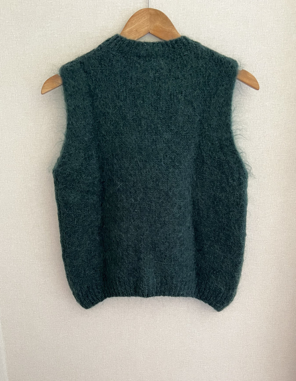 Pull sans manches vert sapin fabrication italienne - vue de dos