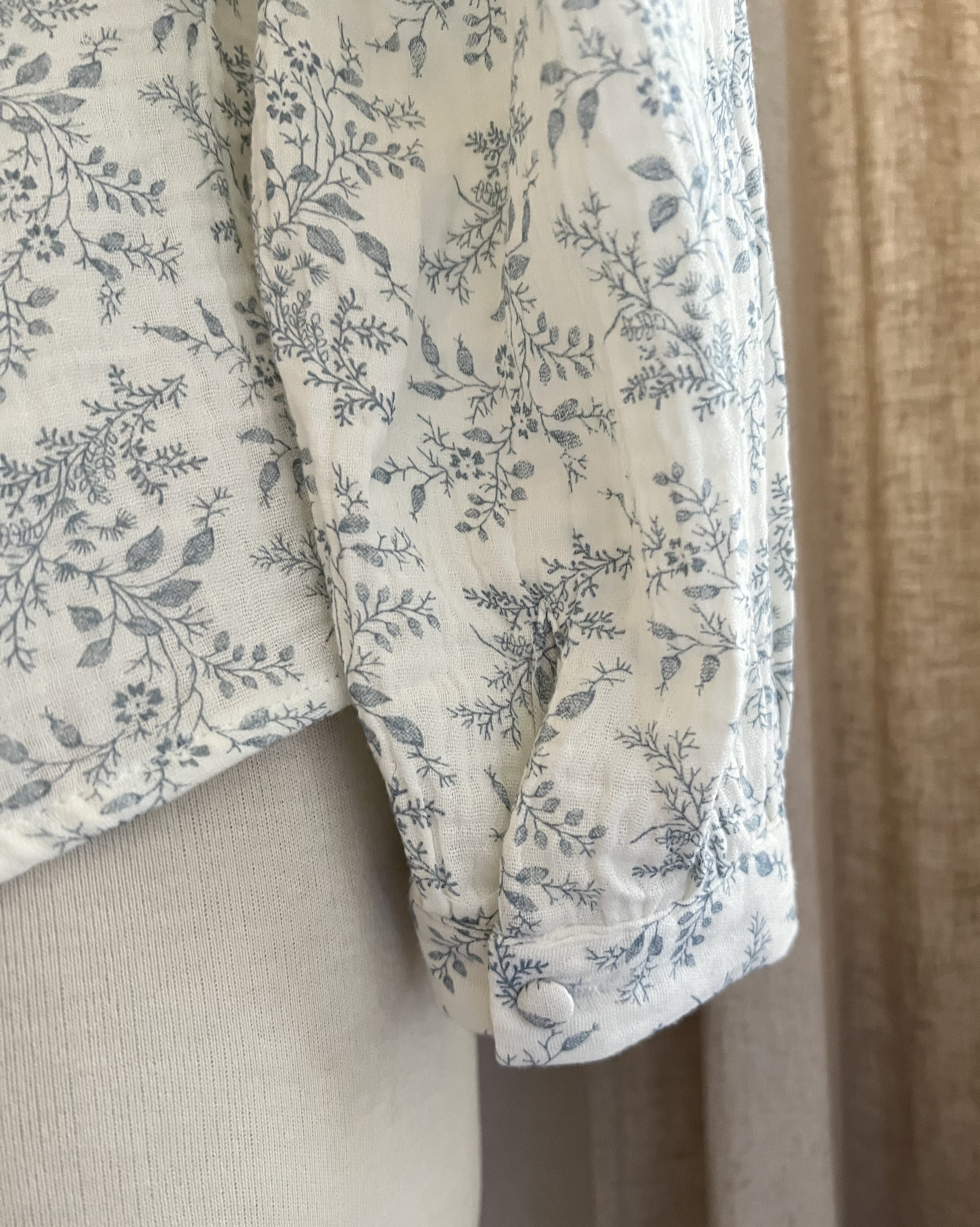 Blouse Estelle Season feuillage bleu - détail manche