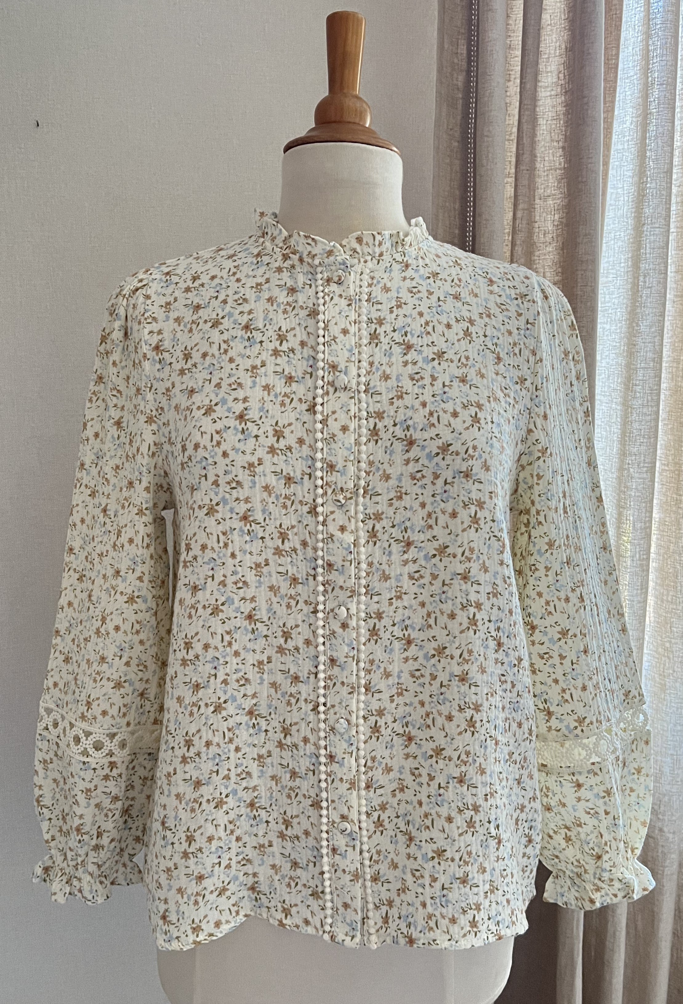 Blouse Lucie fleurie gaze de coton écrue Lili & Lala - vue de face
