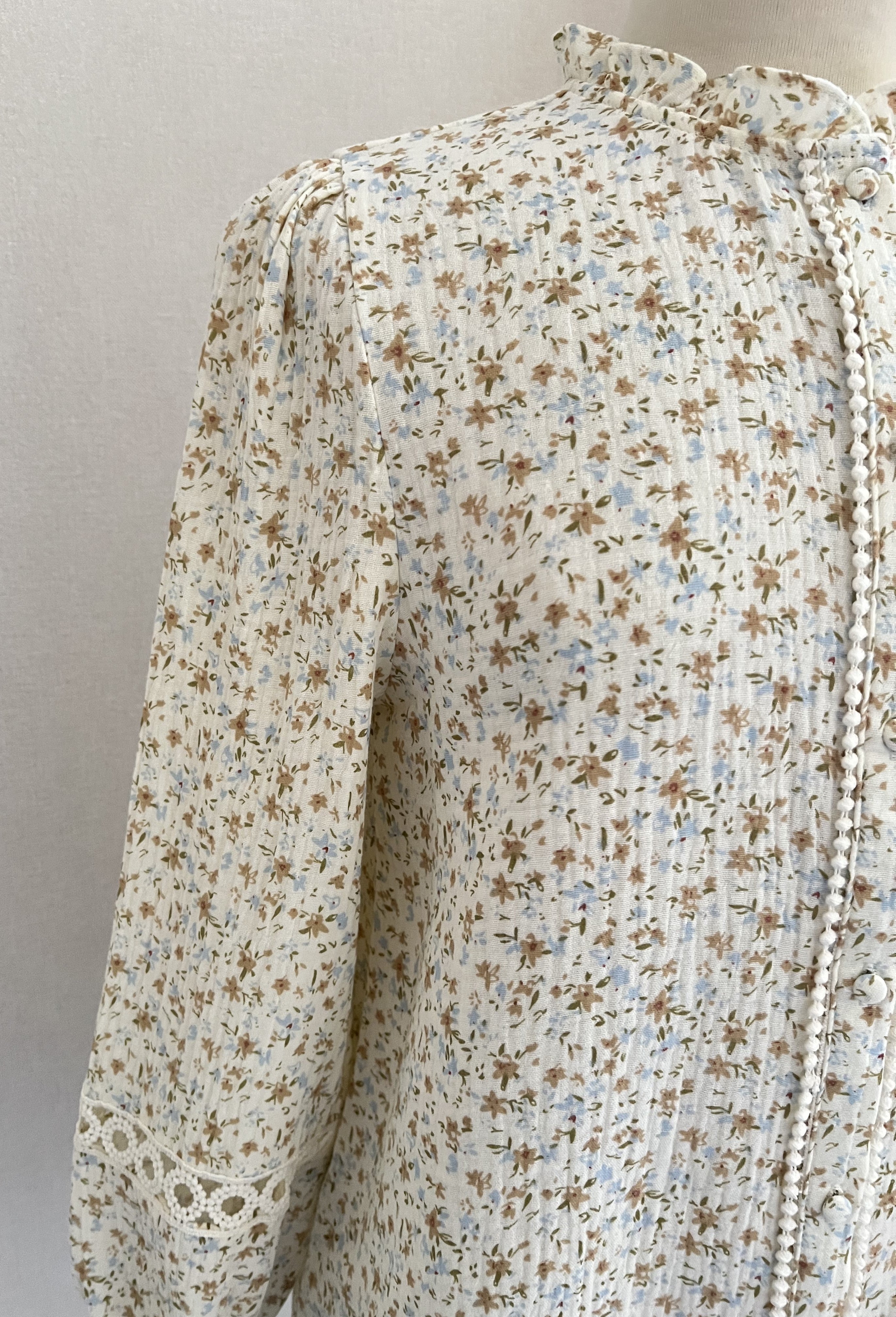 Détail tissu gaze de coton 100% coton blouse Lucie Lili & Lala