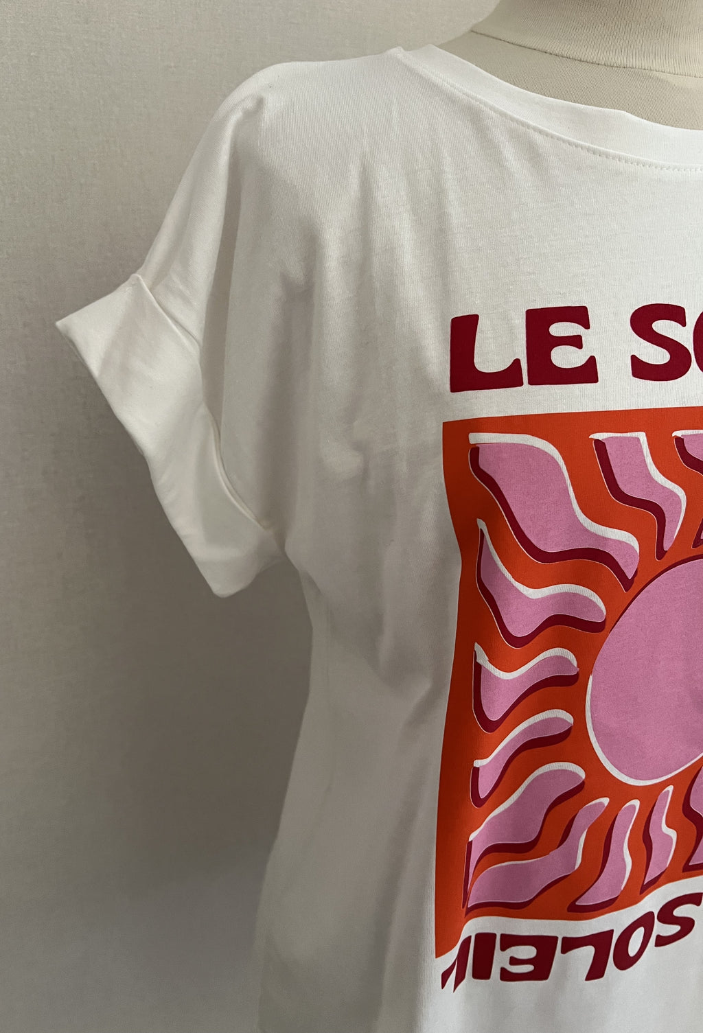 Détail tissu et finitions T-shirt Soleil