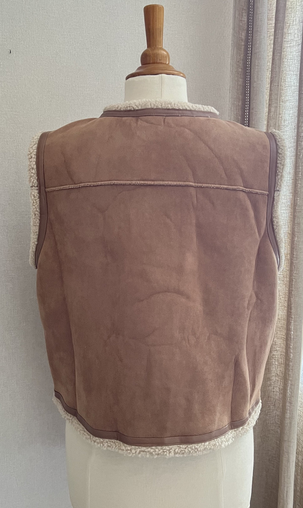 Gilet Romy suédine beige Lili & Lala - vue de dos