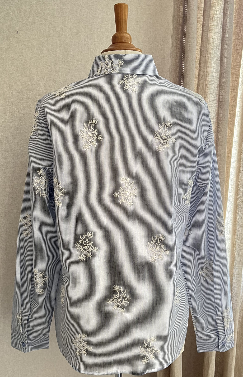 Blouse Agathe femme rayée bleu et blanc – vue de dos | Coka Collection