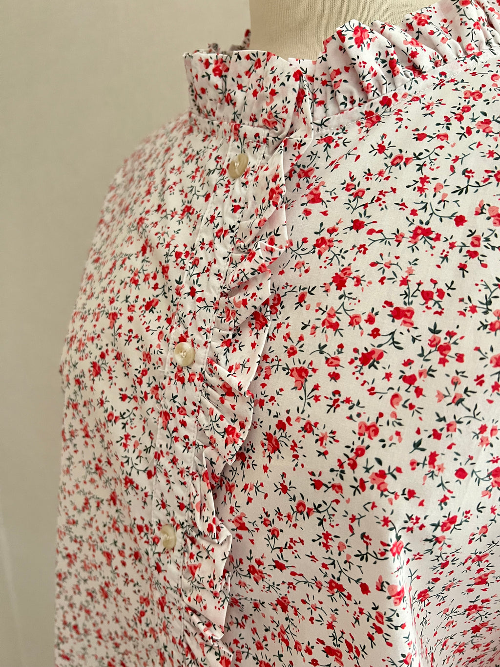 Blouse Elisa In April 1986 - détail col volanté - Coka Collection