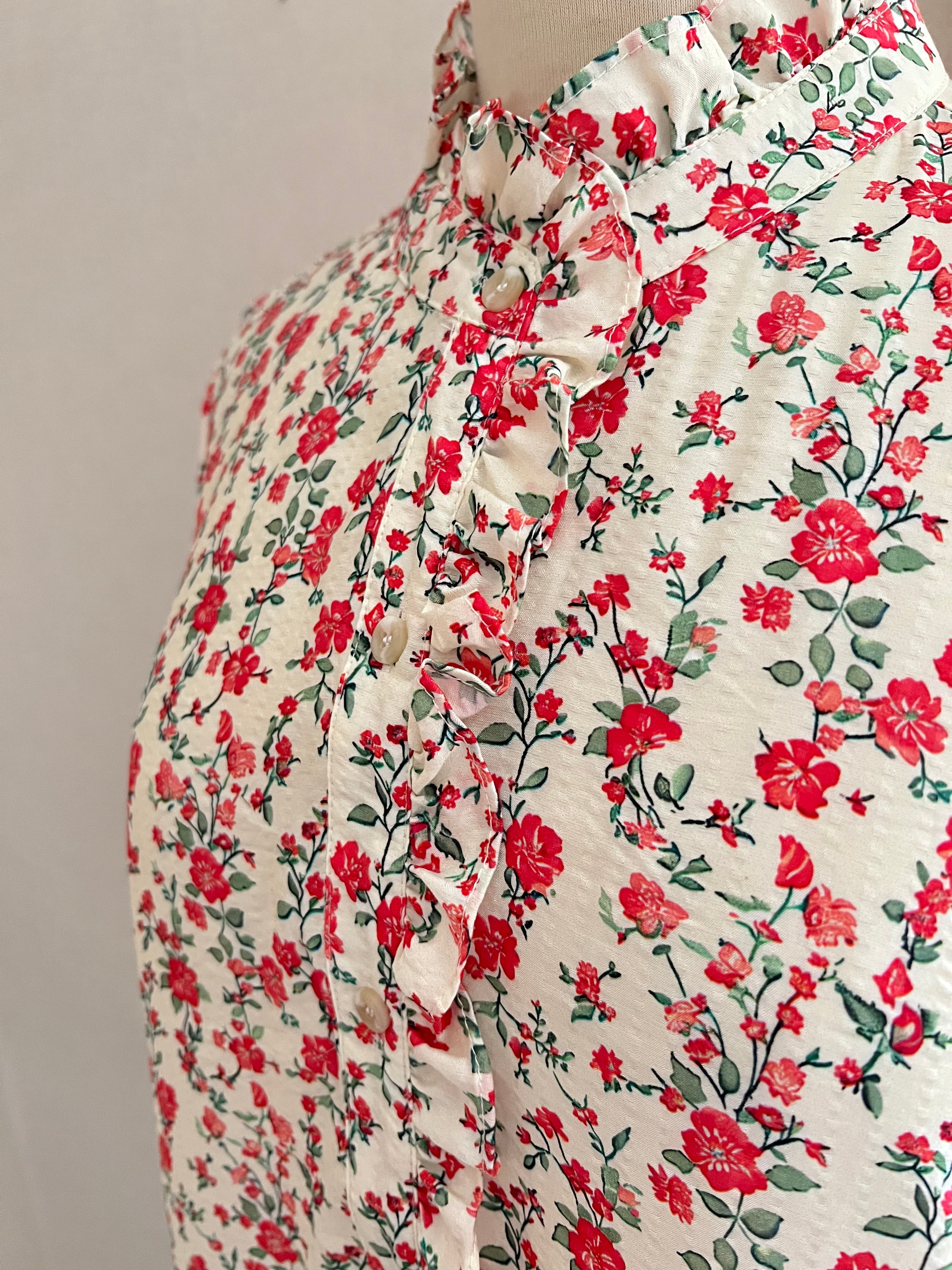 Détail col blouse Mila fleurie In April 1986