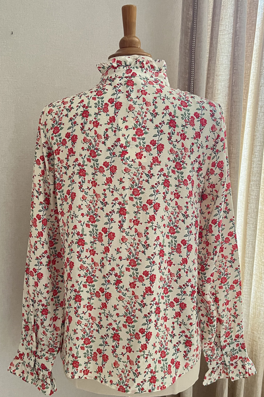 Blouse Mila fleurie In April 1986 - vue de dos
