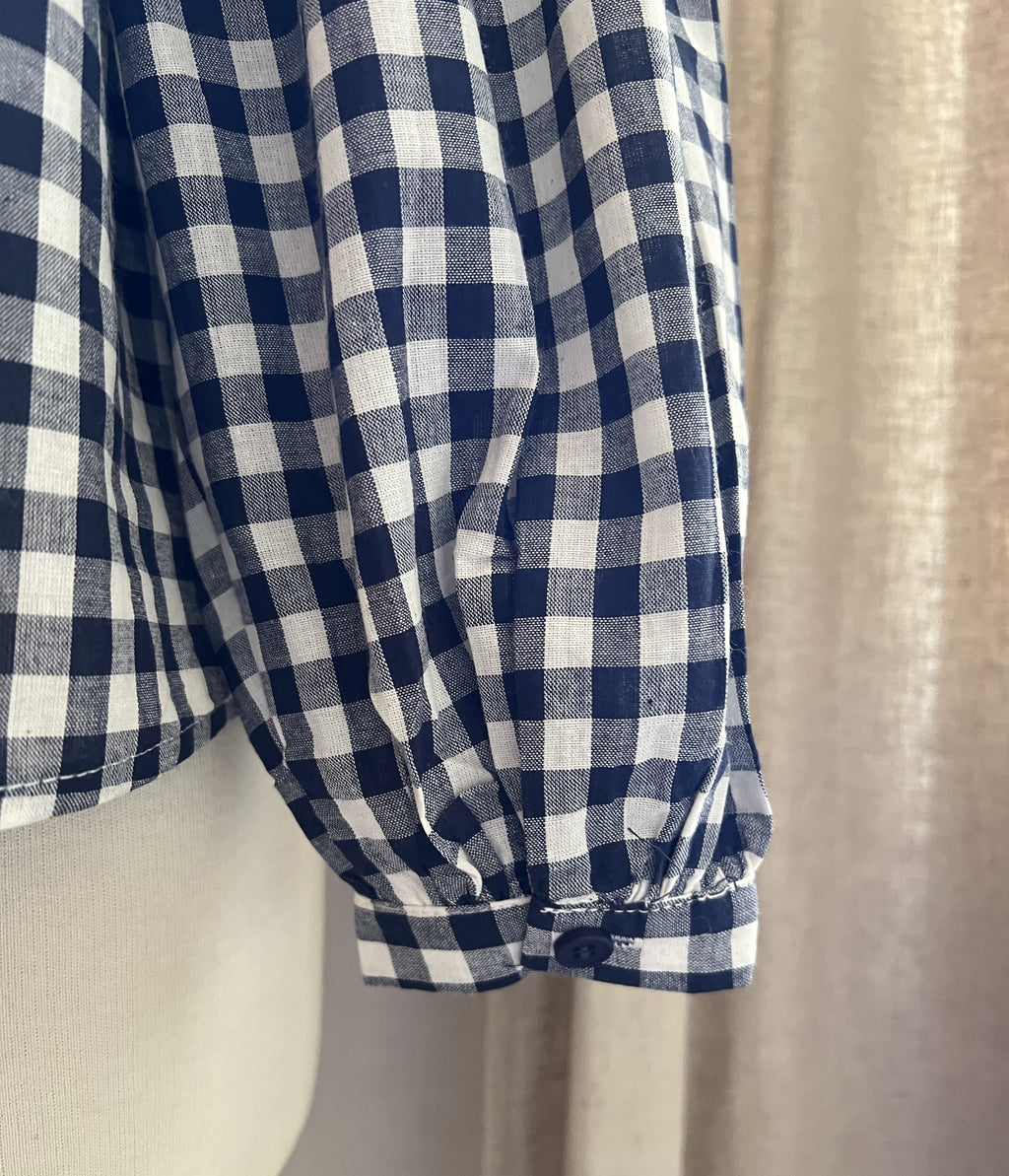 Blouse vichy marine Season – détail manches longues resserrées aux poignets | Coka Collection