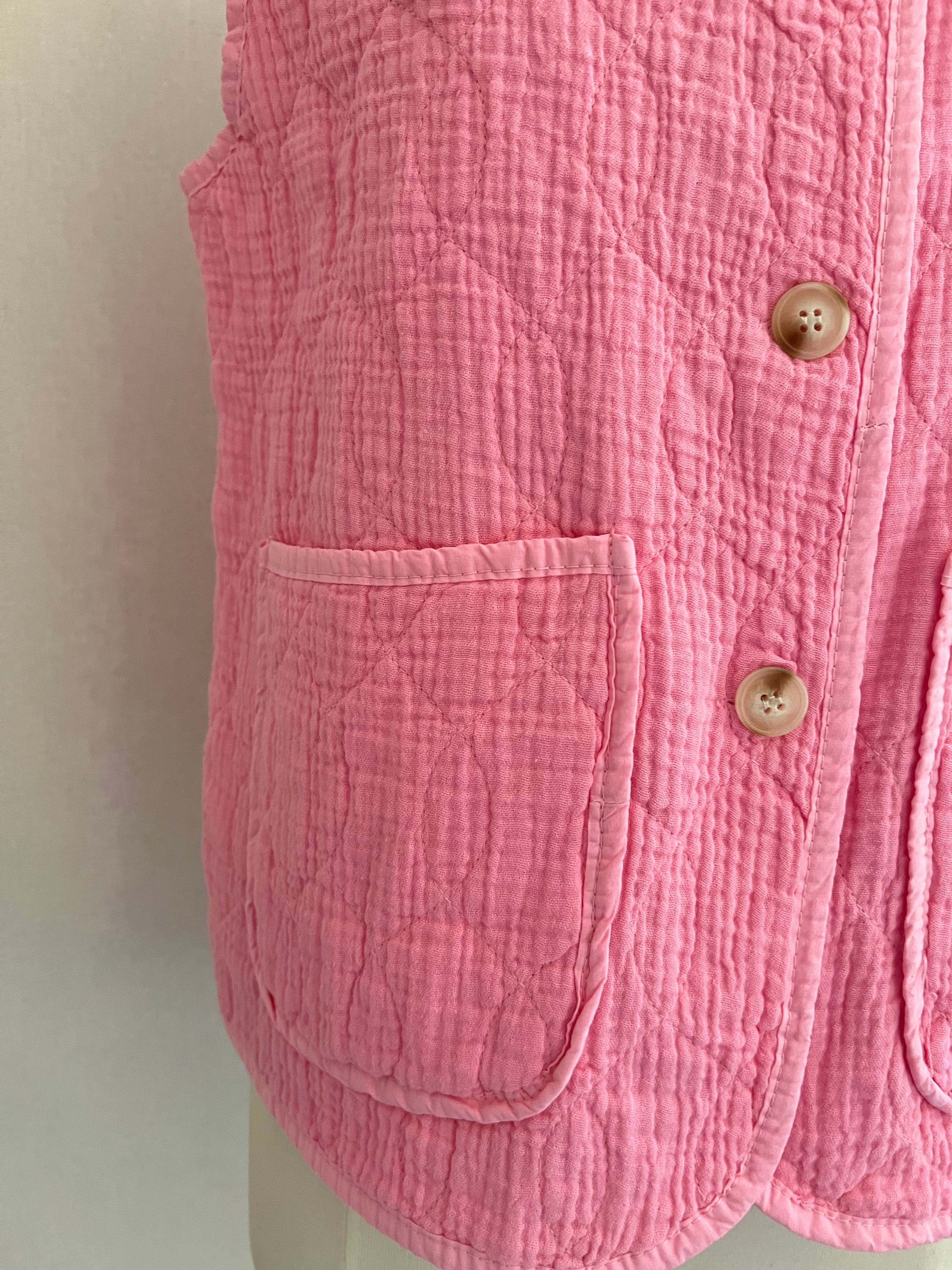 Poches plaquées gilet Gabin rose gaze de coton - Coka Collection