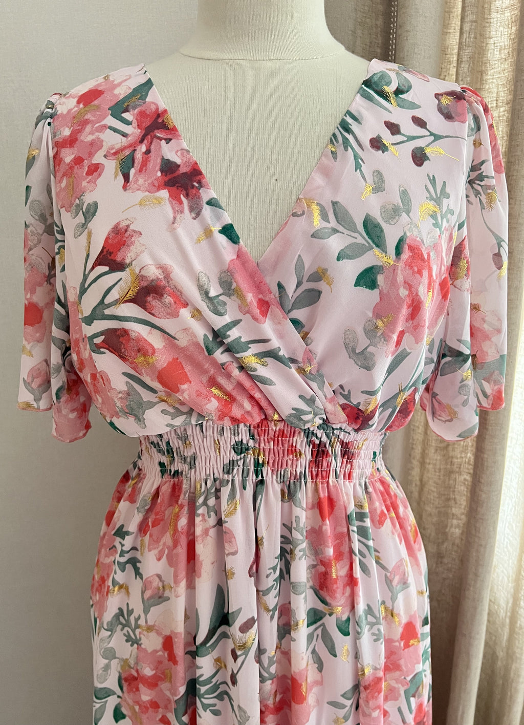 Robe Marion - détail imprimé floral aquarelle touches dorées | Coka Collection