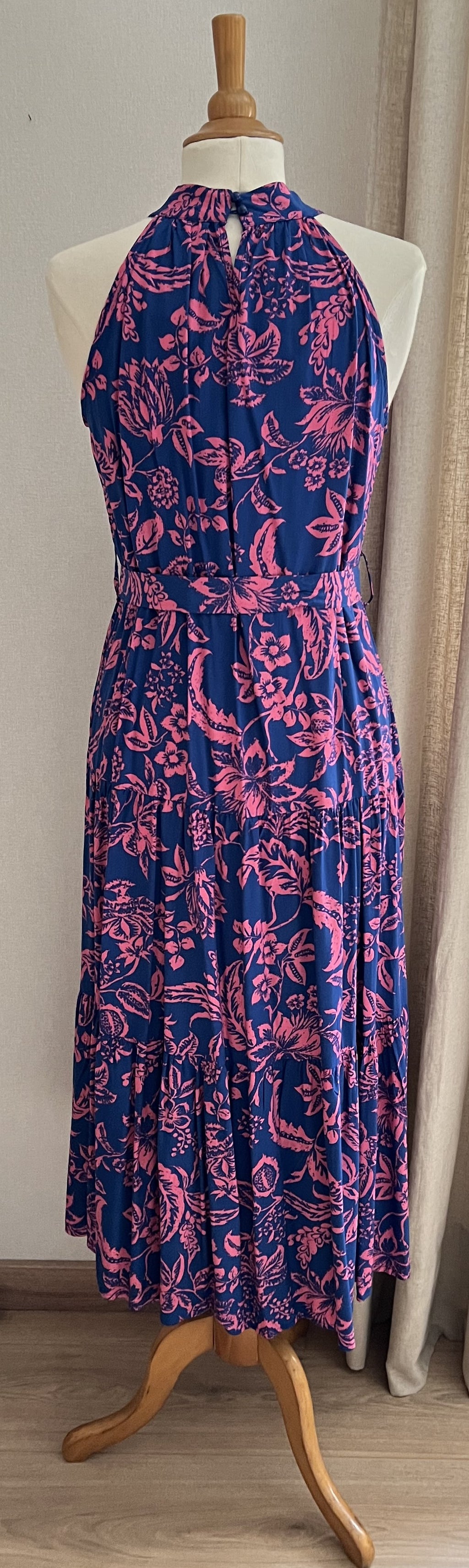 Robe Suzanne longue fleurie rose et bleue - vue de dos - Coka Collection