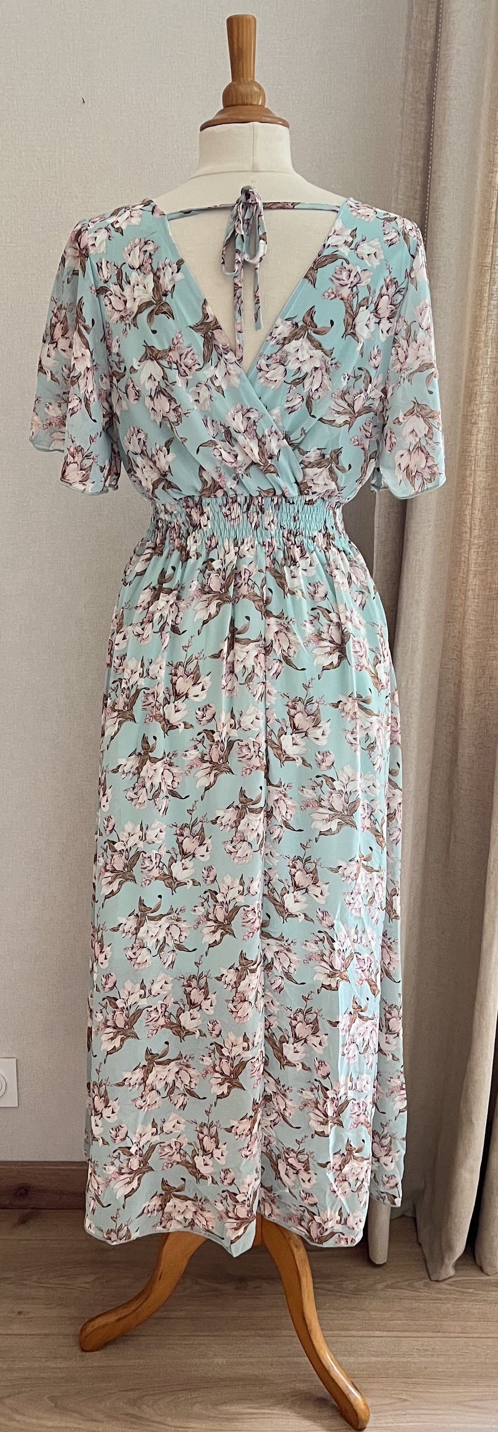 Robe Marion longue fleurie verte - vue de dos - Coka Collection