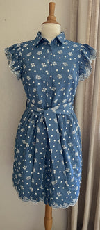 Robe Line brodée Kilky col chemise vue de face - Coka Collection