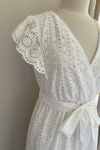 Robe Sandrine longue blanche broderie anglaise - détail tissu - Coka Collection