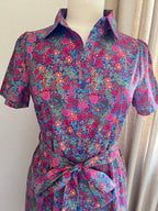 Robe Emilie fleurie In April 1986 - Détail col boutons ceinture | Coka Collection