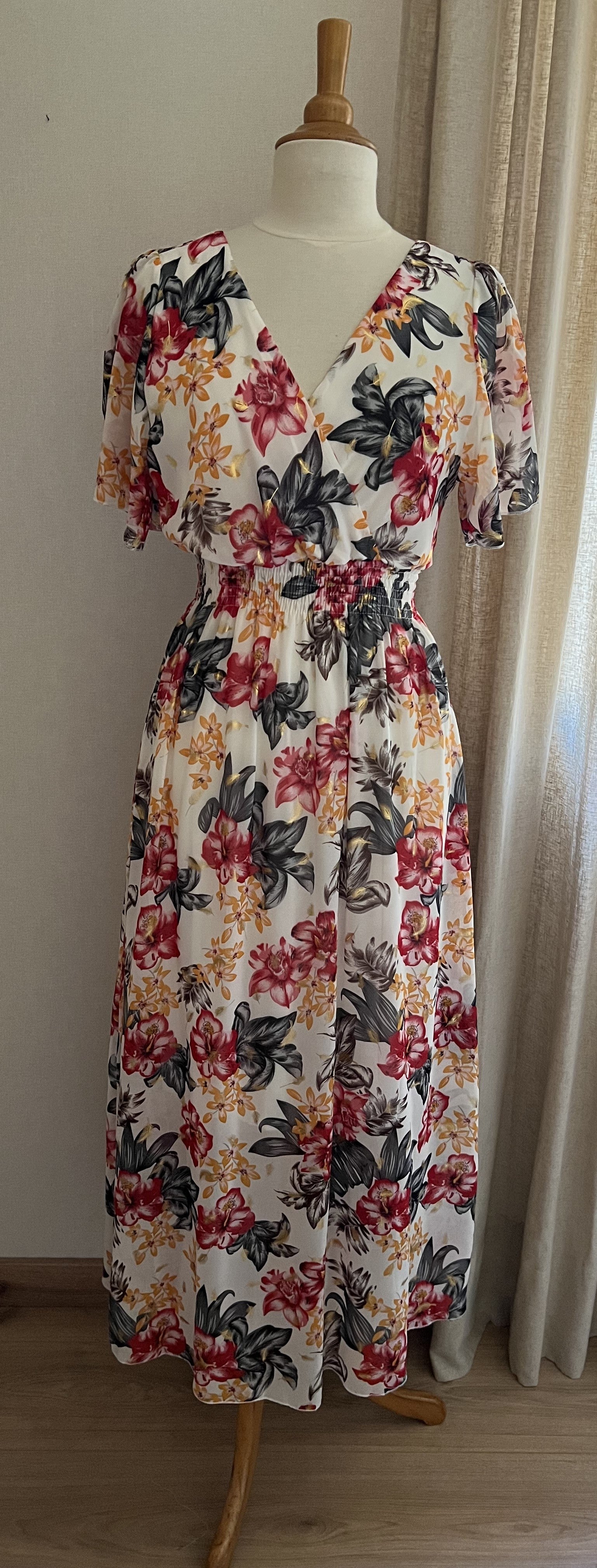 Robe Marion longue fleurie blanche - vue face - Coka Collection