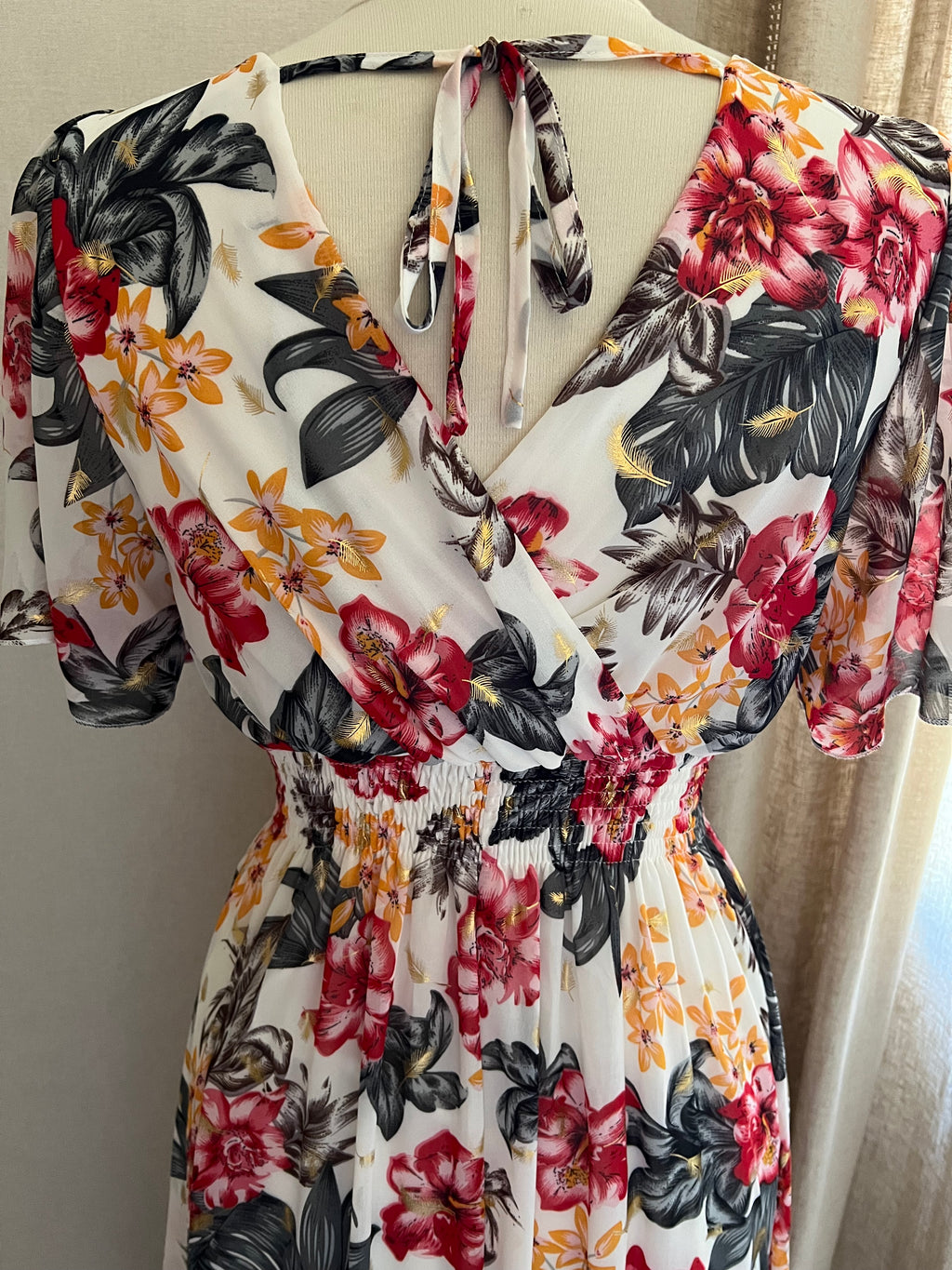 Robe Marion longue fleurie blanche - détail dos - Coka Collection