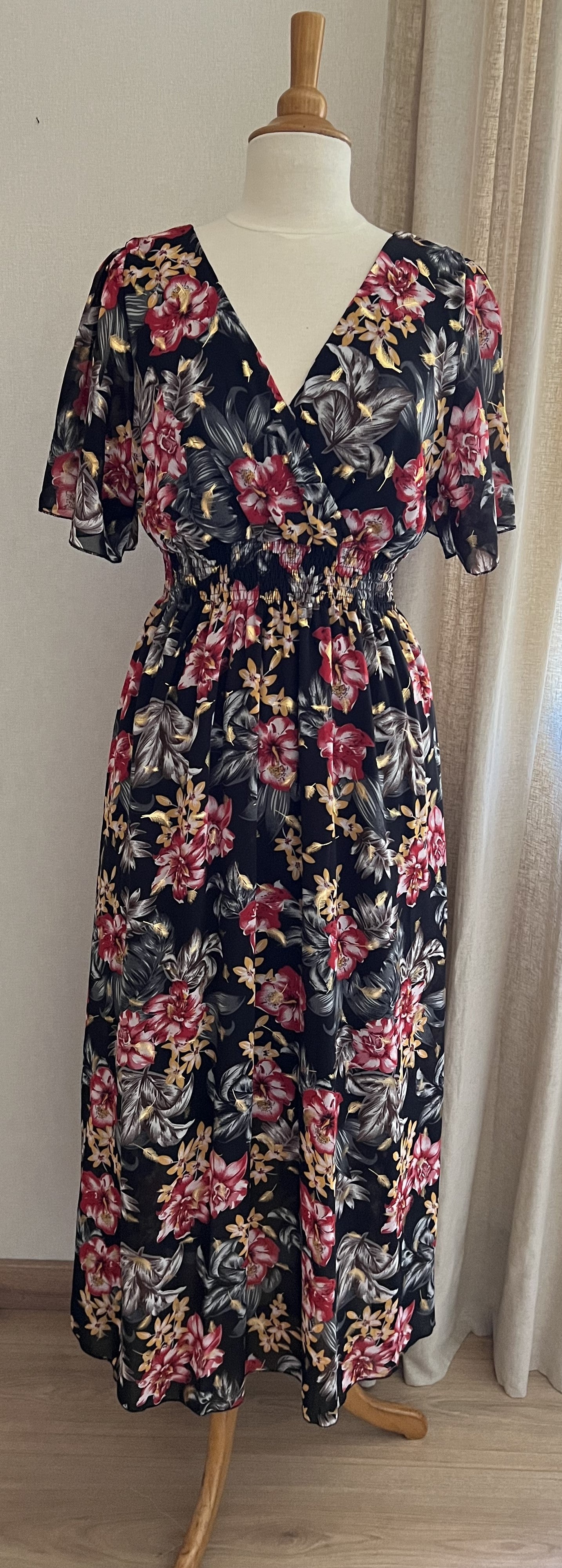 Robe Marion longue fleurie noire - vue face - Coka Collection