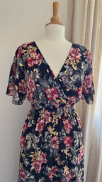 Robe Marion longue fleurie noire - vue face - Coka Collection