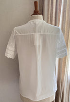 Blouse Barbara brodée dentelle In April 1986 – vue de dos, coton blanc | Coka Collection