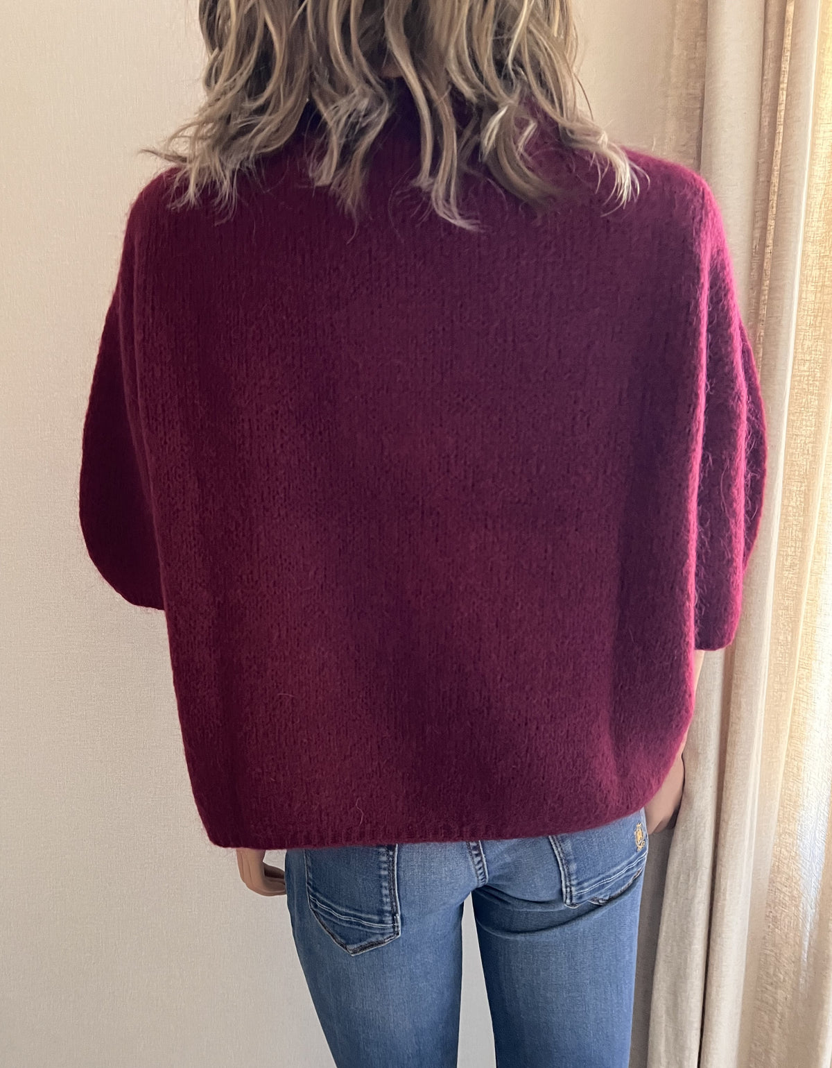 Pull Rémi bordeaux en mohair – vue de dos, coupe droite et souple | Coka Collection