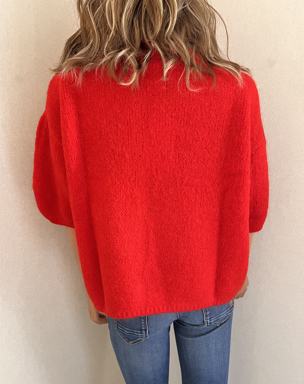 Pull Rémi rouge en mohair – vue de dos, coupe souple et ample | Coka Collection