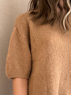 Pull Rémi beige sable en mohair – détail de la maille | Coka Collection