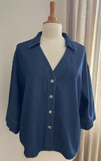 Blouse Zoé denim oversize - vue de face - Coka Collection