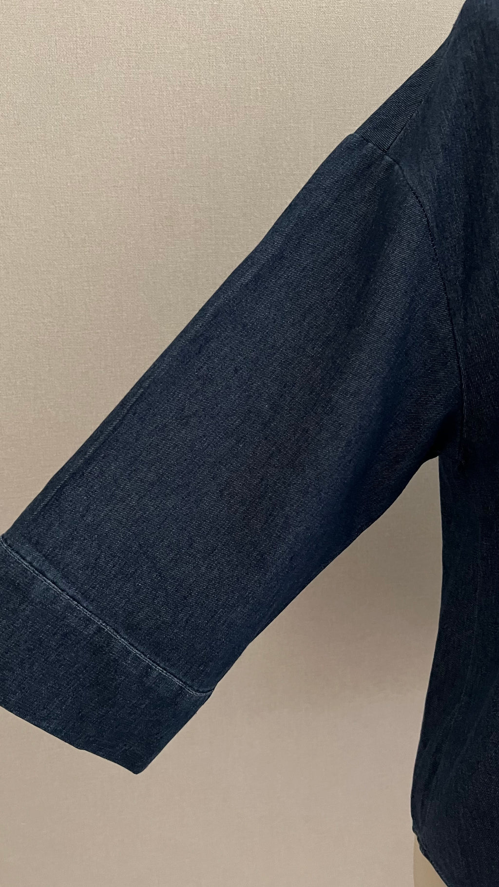 Détail manches blouse Zoé denim oversize